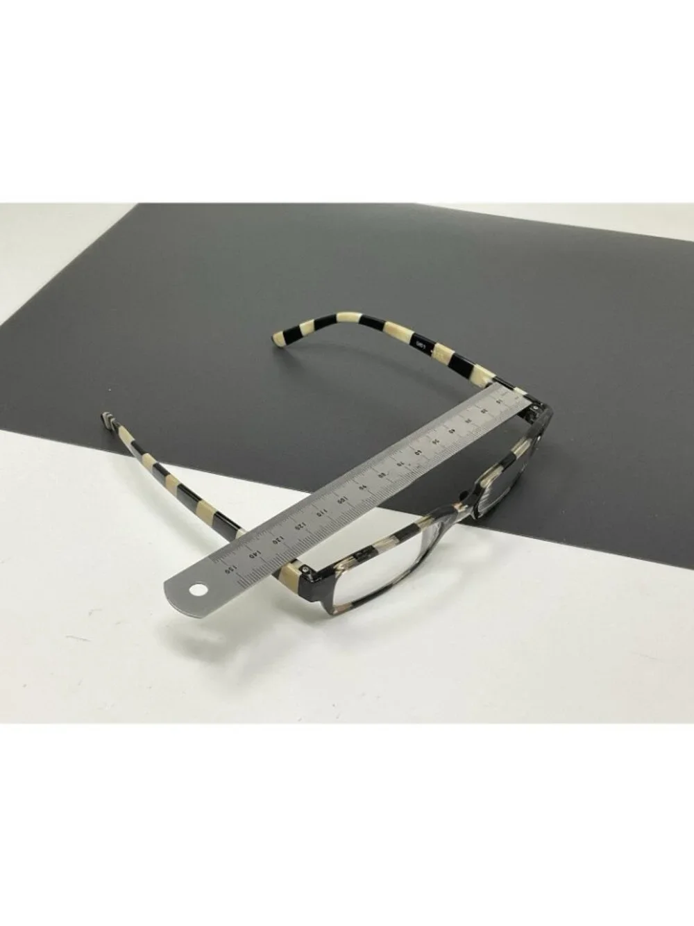Peepers 961 Zebra Reading Glasses  + 1.25
